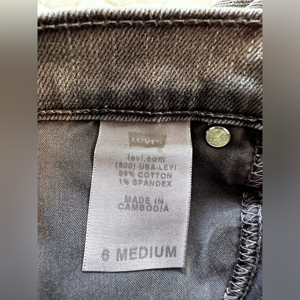 LEVI'S DISTRESSED BOYFRIEND JEANS - Women's 6 Medium (Purple) - Picture 4 of 7